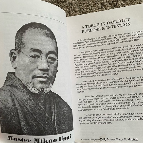 Book Reiki: A Torch in Daylight by Karyn K. Mitchell A Reiki reference guide - Picture 6 of 9